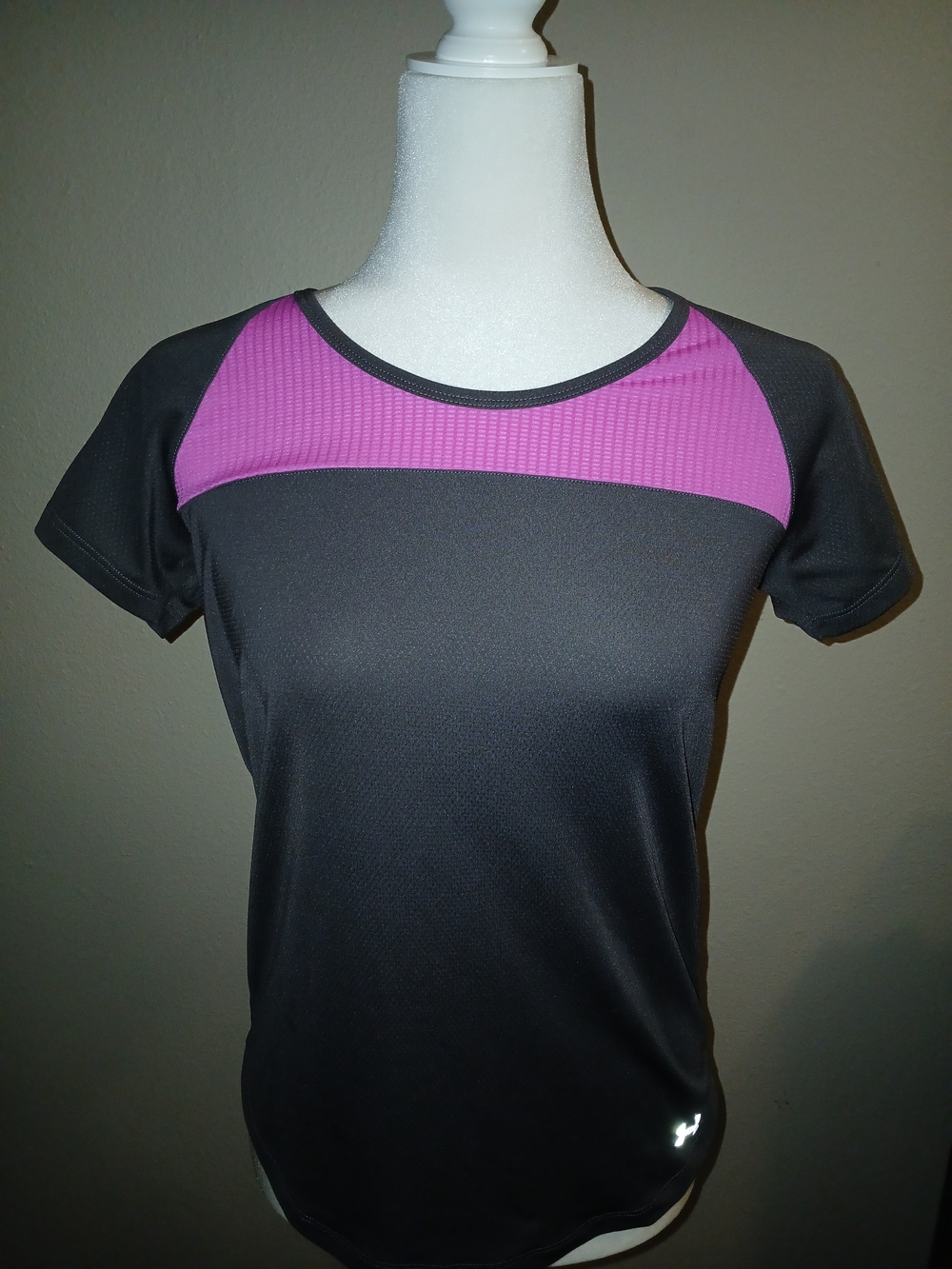 Under Armour Black Short Sleeve Performance Top with Magenta Yoke